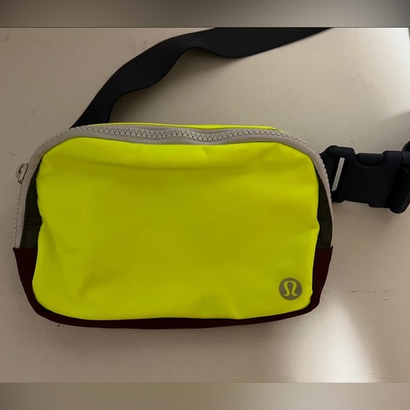 lululemon athletica Handbags - Lululemon belt bag